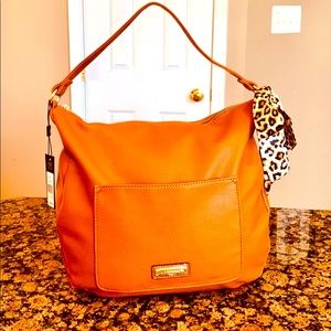 Gorgeous London Fog Hobo hand bag.